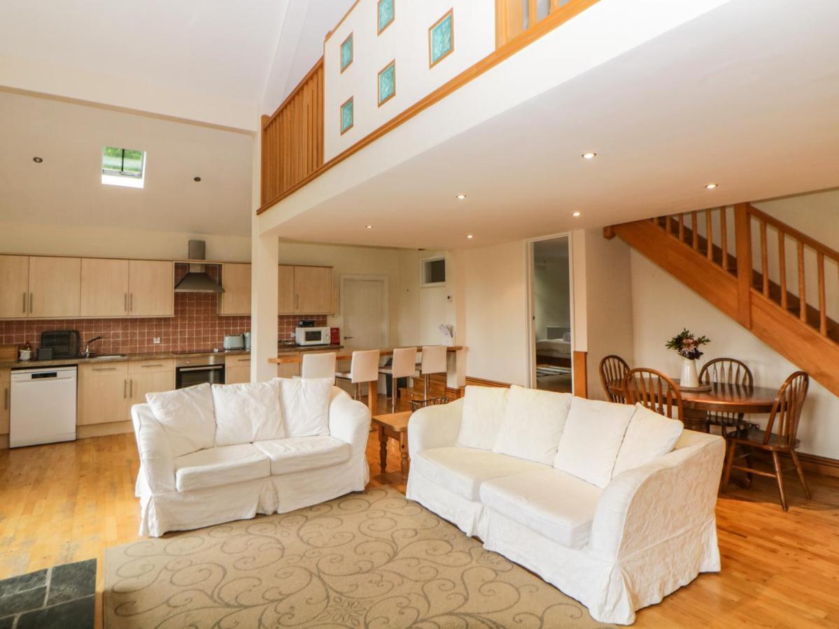 Meader Barn * Marytavy